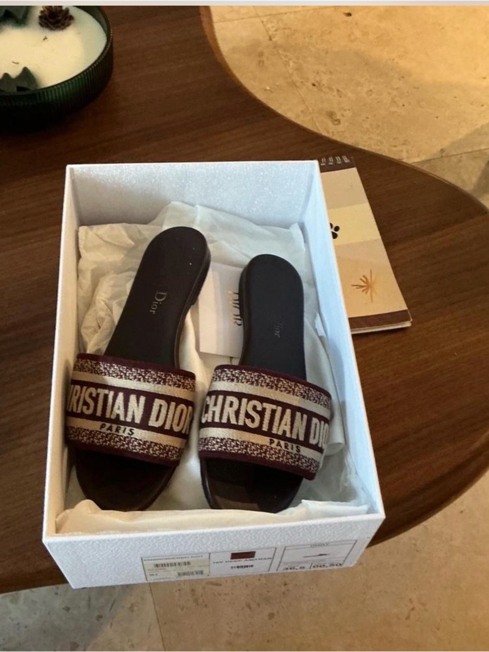 Dior White Textured Shoe Box with Gold Logo - Picture 3 of 5